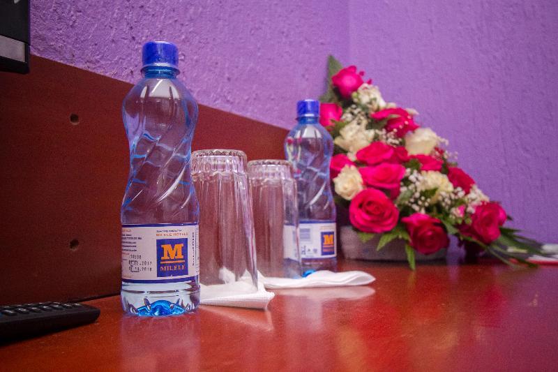 Отель Milele Nairobi Ньери Экстерьер фото